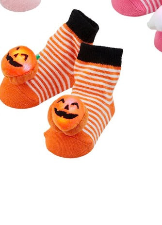 HALLOWEEN LIGHT-UP PUMPKIN SOCKS BY MUD PIE