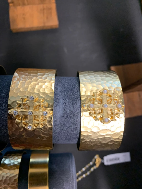 CUFF BRACELET CROSS W/PEARLS