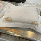 PIN-FAVOR PILLOW EMBROIDERED CROWN