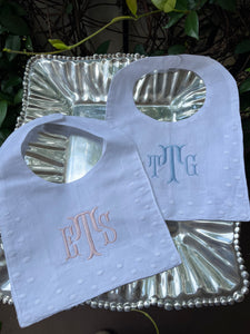 MONOGRAM WHITE BIB WHITE EMBROIDERED DOTS