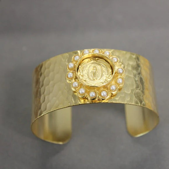 CUFF BRACELET MARY W/PEARLS