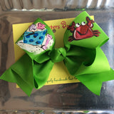 HAND PAINTED APPLE GREEN SAND BUCKET & CRAB BOW- LARGE
