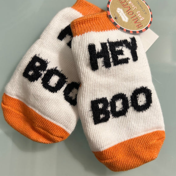 HALLOWEEN HEY BOO SOCKS BY MUD PIE