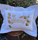 PIN-FAVOR PILLOW EMBROIDERED CROWN
