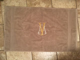 EMBROIDERED BATH MAT 2PC TAUPE SET